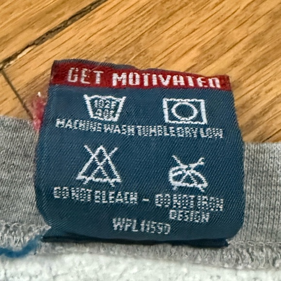 Vintage 90s MV Sport Seton Hall Pirates Basketball Crewneck Sweatshirt Small S - Picture 6 of 8